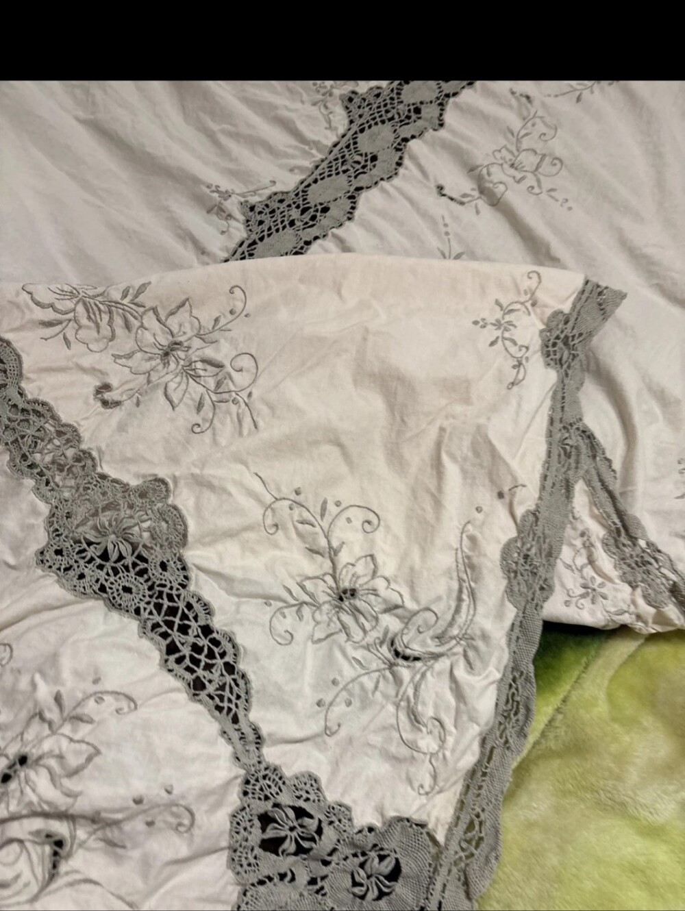 (#1C) VTG Madeira Gray Embroidery Cluny Lace Floral Beige Tablecloth 60” X 96”